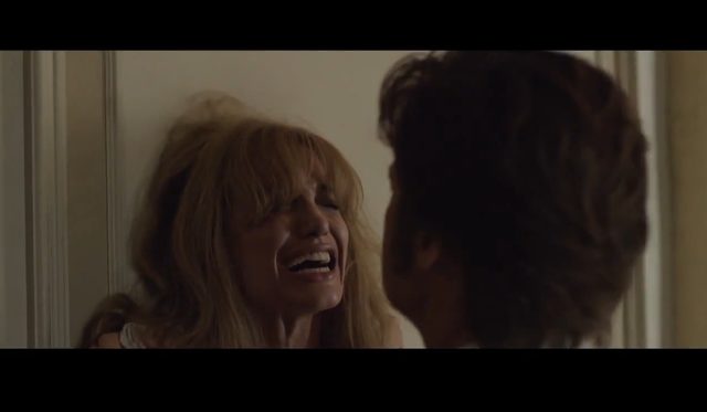 Jolie pali, bije i bierze prochy. Pitt nie jest lepszy Jolie pali, bije i bierze prochy. Pitt nie jest lepszy