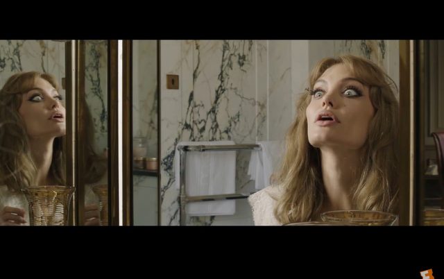 Jolie pali, bije i bierze prochy. Pitt nie jest lepszy Jolie pali, bije i bierze prochy. Pitt nie jest lepszy