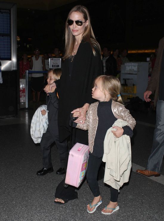 Jolie i Pitt na zakupach w dyskoncie