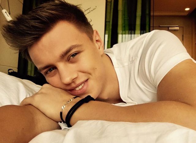 Rafał Jonkisz wybrał już kandydatki na bal maturalny (FB) Rafał Jonkisz wybrał już kandydatki na bal maturalny (FB)