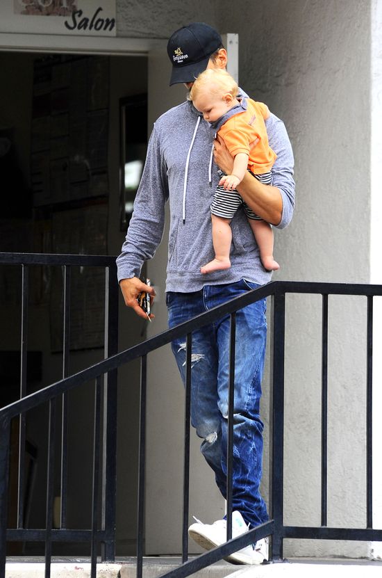 W tej rodzinie to tata częściej zajmuje się synem? (FOTO) W tej rodzinie to tata częściej zajmuje się synem? (FOTO)