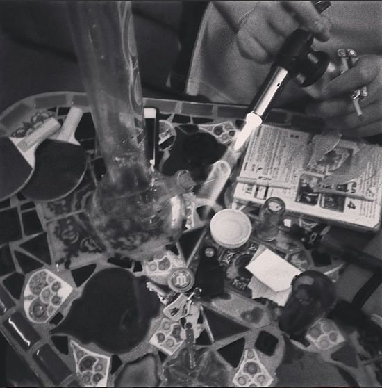 Miley Cyrus pali trawę? Miley Cyrus pali trawę?