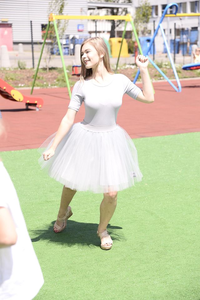 Julia Wróblewska ŚMIEJĄC SIĘ: Potrąciliśmy lisa... BUM BUM BUM! (VIDEO) Julia Wróblewska ŚMIEJĄC SIĘ: Potrąciliśmy lisa... BUM BUM BUM! (VIDEO)