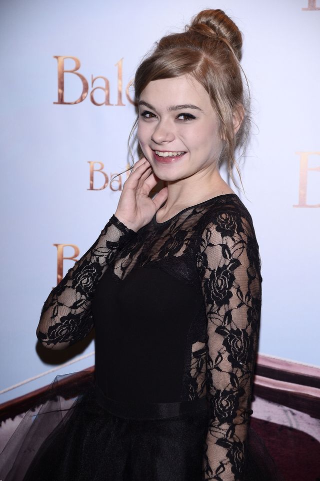 WOW! Julia Wróblewska mierzy sukienki na studniówkę (Instagram)