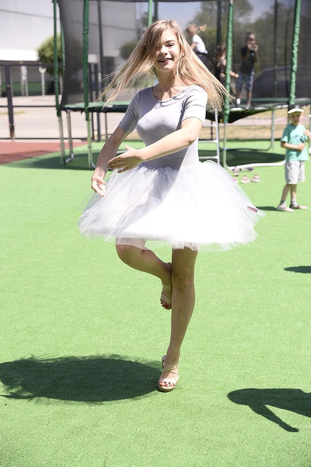 Julia Wróblewska ŚMIEJĄC SIĘ: Potrąciliśmy lisa... BUM BUM BUM! (VIDEO) Julia Wróblewska ŚMIEJĄC SIĘ: Potrąciliśmy lisa... BUM BUM BUM! (VIDEO)