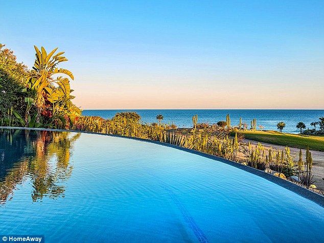 Taka z niej wielka gwiazda, ze potrzebuje aż 12 sypialni? Taka z niej wielka gwiazda, ze potrzebuje aż 12 sypialni?