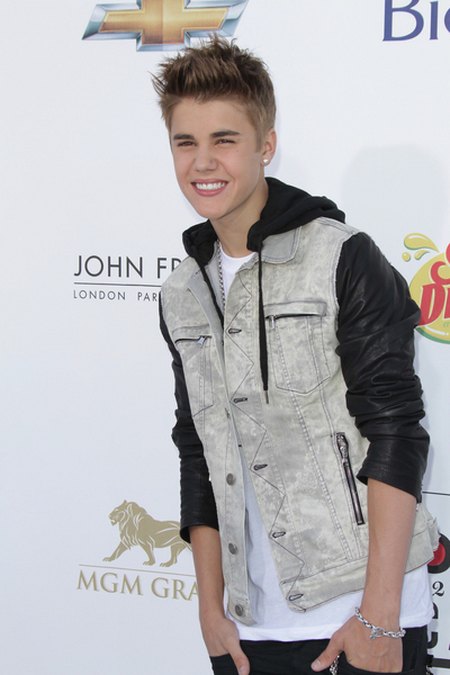 Bieber nosi polską koszulkę za 60 złotych (FOTO)