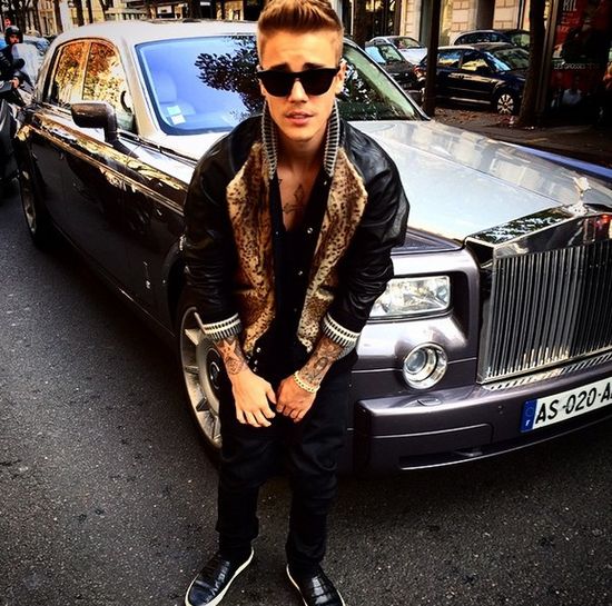 Justin Bieber spotyka się z przyjaciółką Jennerek (FOTO)