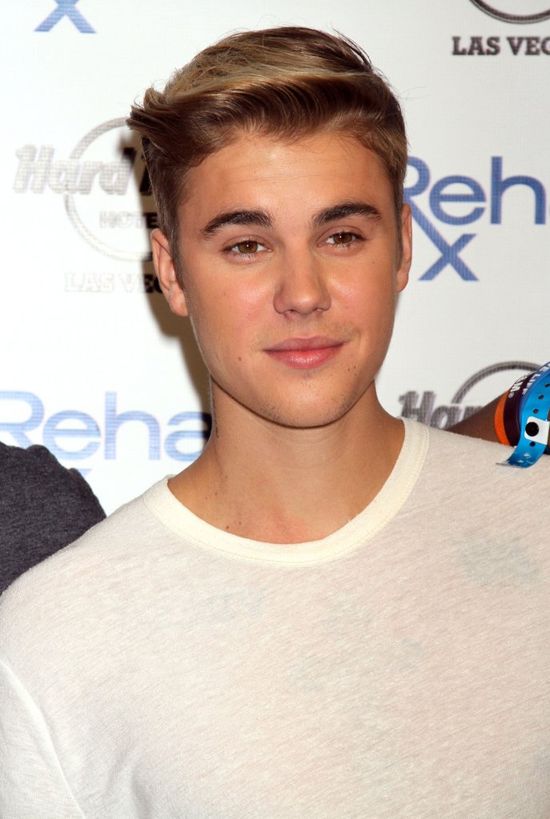 Justin bombarduje Selenę SMS-ami! Justin bombarduje Selenę SMS-ami!