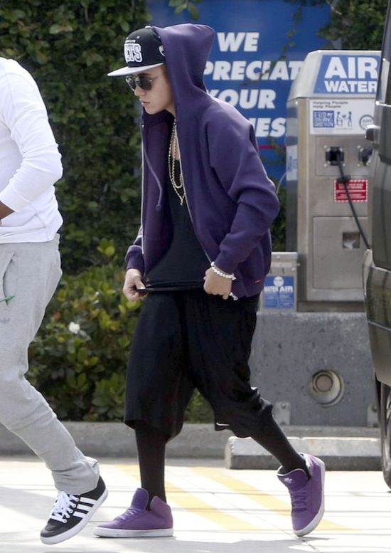 Justin Bieber, prezerwatywy, lubrykant i żeliki Justin Bieber, prezerwatywy, lubrykant i żeliki