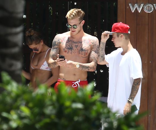 Justin Bieber i Hailey Baldwin nie szczędzą sobie czułości 
