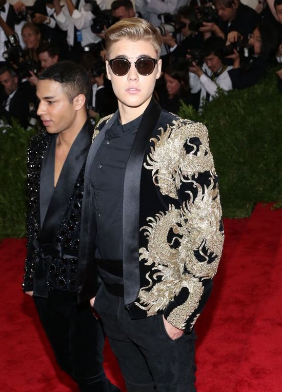 Justin bombarduje Selenę SMS-ami!