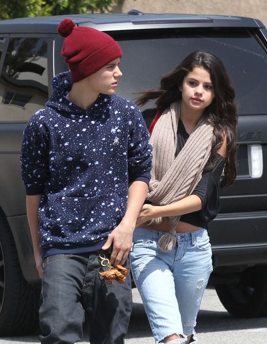 Justin Biber całuje Selenę Gomez. Selena LUBI TO Justin Biber całuje Selenę Gomez. Selena LUBI TO