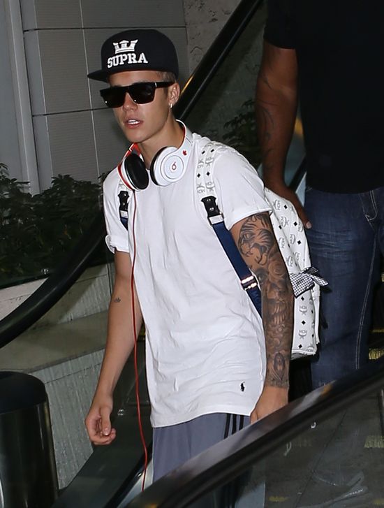 Ochroniarz Justina Biebera zaatakował paparazzi (VIDEO)