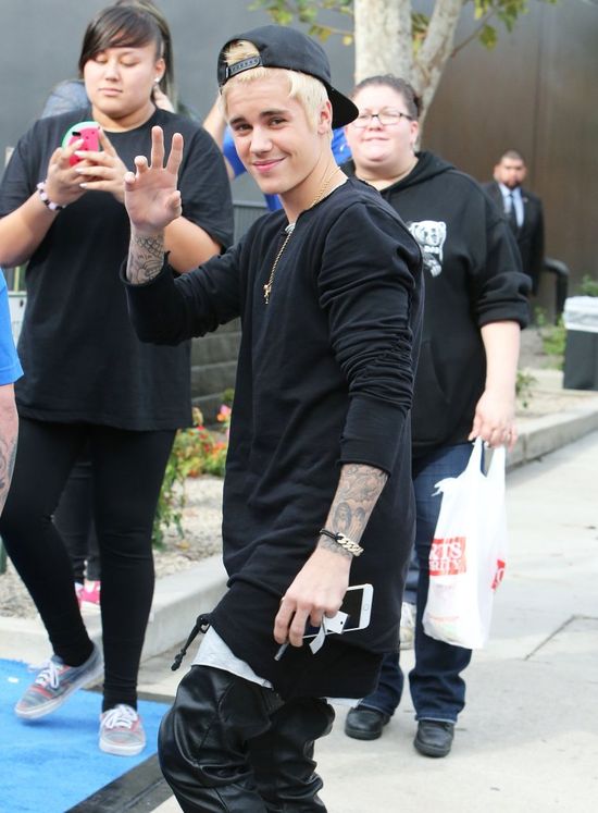 Co powiecie na nową fryzurę Justina Biebera? (FOTO)