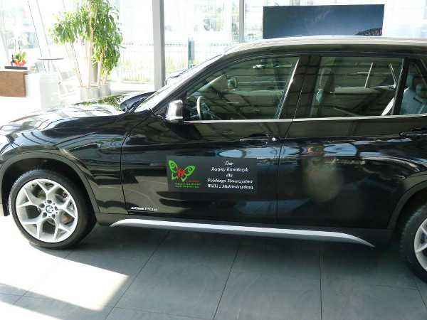 Justyna Kowalczyk oddała BMW śmiertelnie chorym dzieciom Justyna Kowalczyk oddała BMW śmiertelnie chorym dzieciom