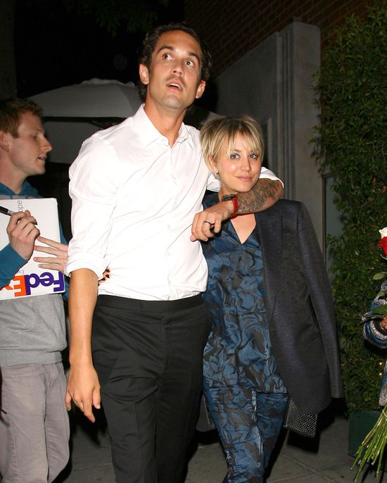 Kaley Cuoco rodzwiedzie się po 6 miesiącach małżeństwa? Kaley Cuoco rodzwiedzie się po 6 miesiącach małżeństwa?