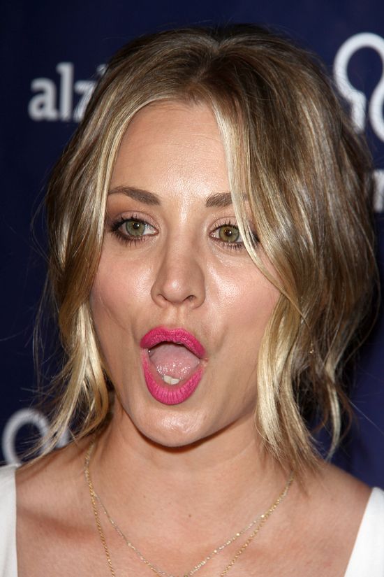 Kaley Cuoco wszczepiła implanty w piersi, gdy miała...