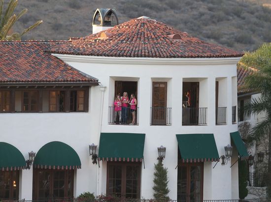 Kaley Cuoco wyszła za mąż w Sylwestra (FOTO) Kaley Cuoco wyszła za mąż w Sylwestra (FOTO)