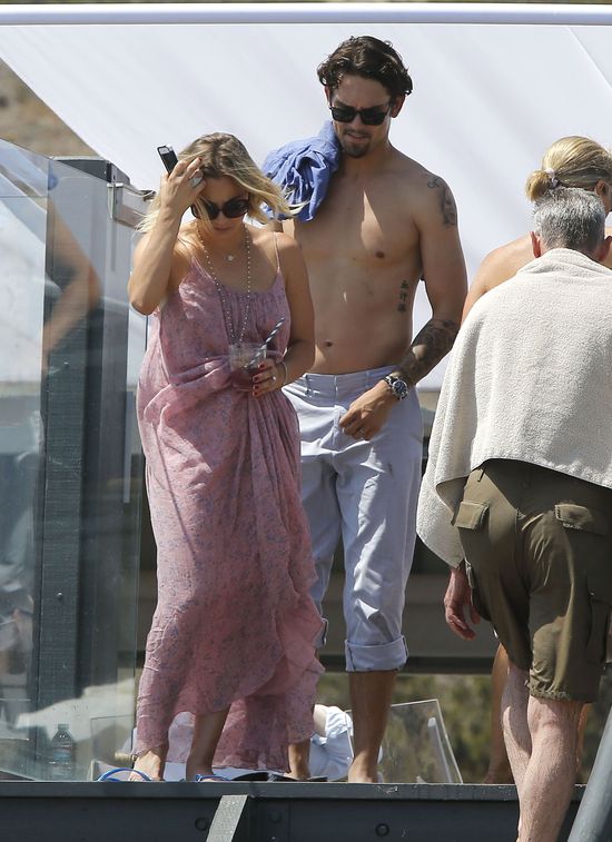 Kaley Cuoco rodzwiedzie się po 6 miesiącach małżeństwa? Kaley Cuoco rodzwiedzie się po 6 miesiącach małżeństwa?