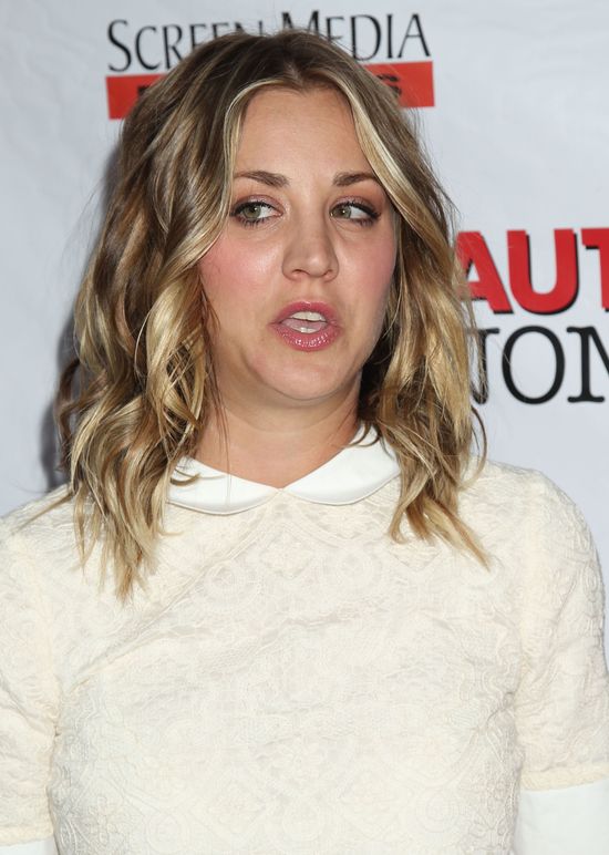 Kaley Cuoco dokonała sporych zmian w swoim wyglądzie (FOTO) Kaley Cuoco dokonała sporych zmian w swoim wyglądzie (FOTO)