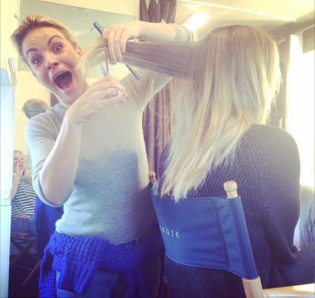 Kaley Cuoco jeszcze bardziej skróciła włosy (FOTO)