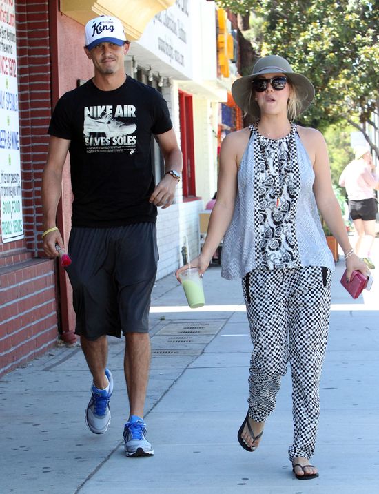 Kaley Cuoco i Henry Cavill szukaja już nowych partnerów Kaley Cuoco i Henry Cavill szukaja już nowych partnerów