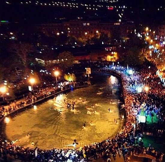 Kanye West w Armenii próbował chodzić po wodzie (VIDEO) Kanye West w Armenii próbował chodzić po wodzie (VIDEO)