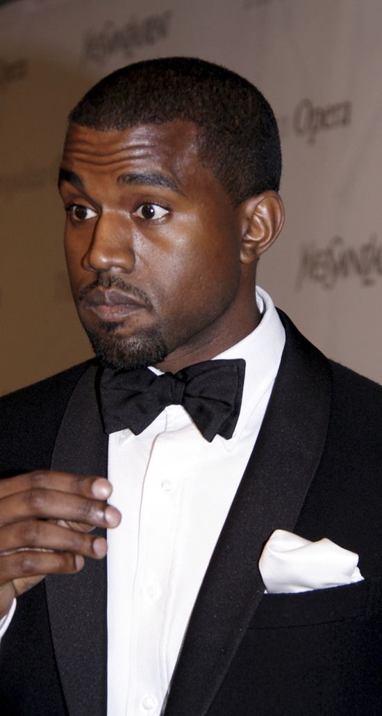 Kanye West tłumaczy się z palca w odbycie 