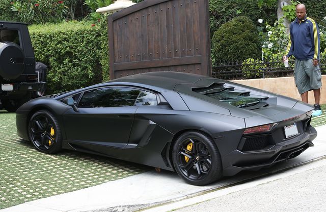 Auto Kanye Westa po incydencie z bramą