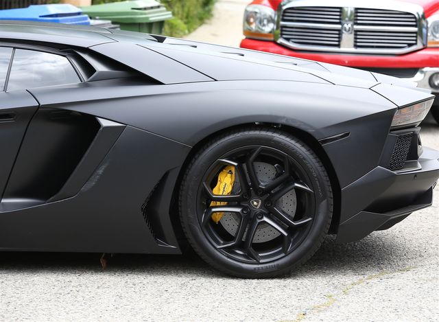 Auto Kanye Westa po incydencie z bramą