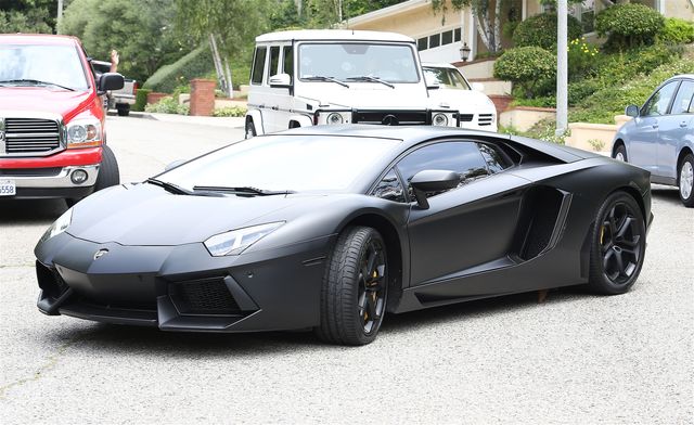 Auto Kanye Westa po incydencie z bramą