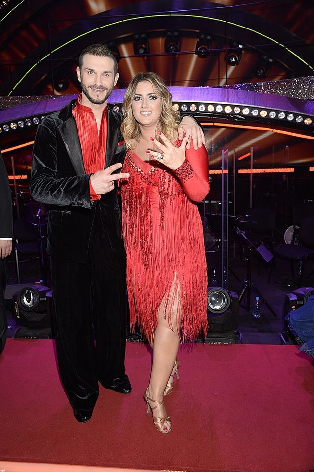 Falujące biusty i rozwiane włosy w Tańcu z gwiazdami (FOTO) Falujące biusty i rozwiane włosy w Tańcu z gwiazdami (FOTO)