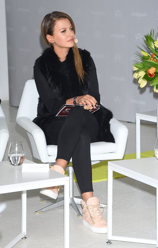 Anna Lewandowska pochwaliła się swoim sześciopakiem (FOTO) Anna Lewandowska pochwaliła się swoim sześciopakiem (FOTO)