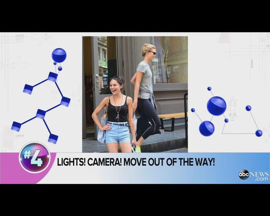 Kara Dudley wykorzystała sytuację i zapozowała do zdjęć