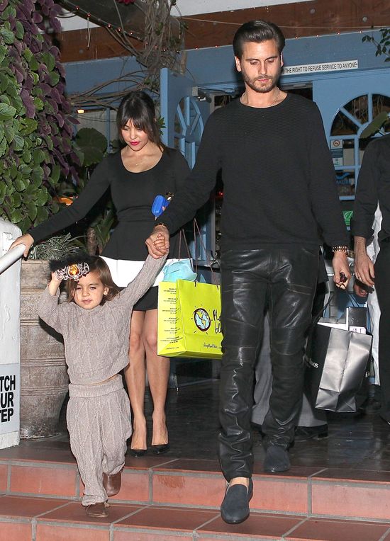 Klan Kardashianów na urodzinach jednej z sióstr (FOTO) Klan Kardashianów na urodzinach jednej z sióstr (FOTO)