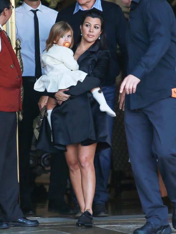 Kourtney Kardashian też pochwaliła się zdjęciem córki FOTO