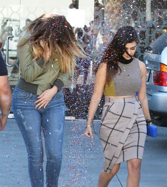 Khloe i Kourtney Kardashian popełniły gafę?! (FOTO)