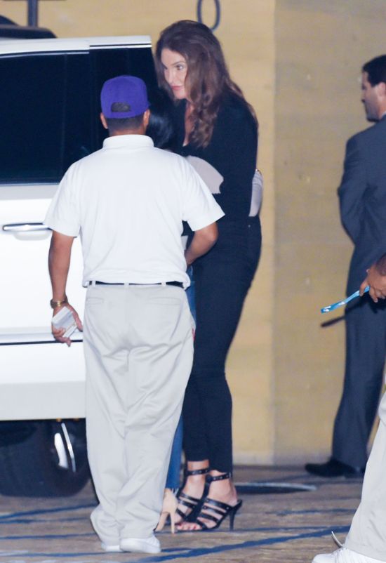 Caitlyn Jenner imprezuje z Kourtney i jej koleżankami (FOTO)