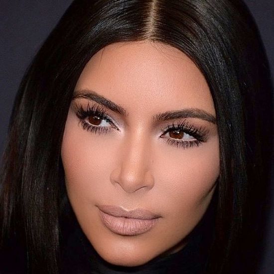 Wizażyści Kardashianek zdradzają sekrety celebrytek!