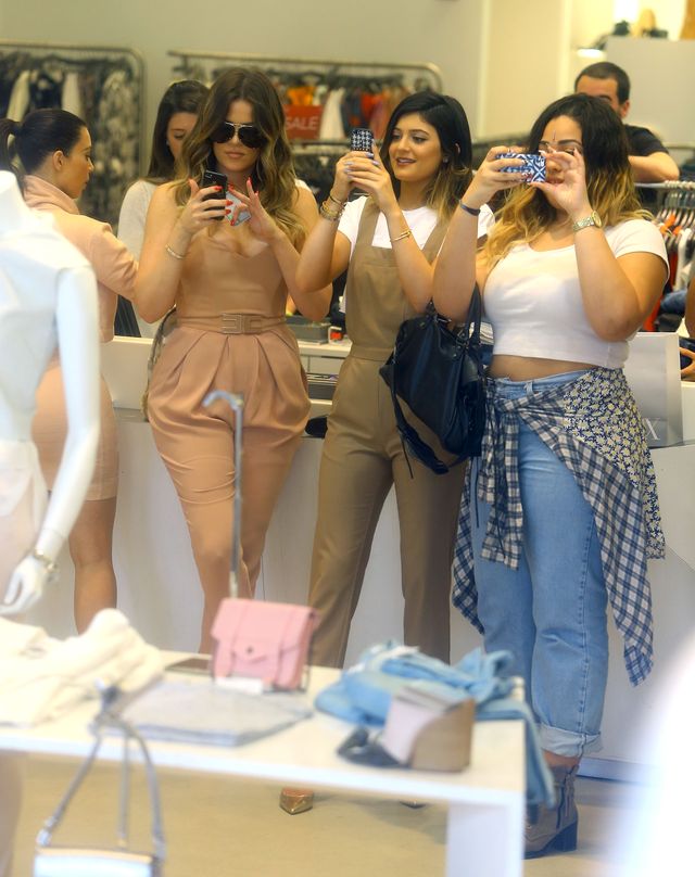 Kim i Khloe przyznały, że nie mają pojęcia, co całymi dniami robi Kylie