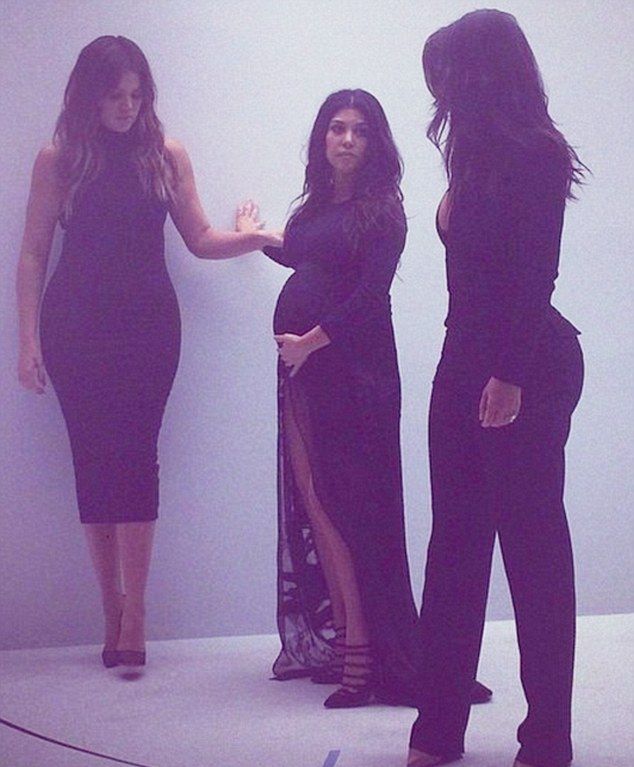 Ciężarna Kourtney Kardashian nie zwalna tempa (FOTO)