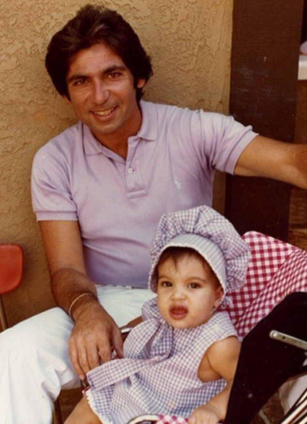 Kardashianki zastęskniły za ojcem  i postanowiły... (FOTO)