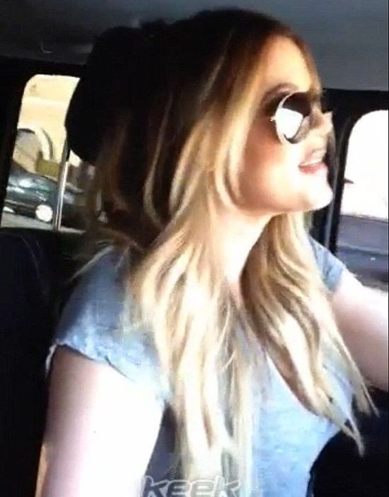 Jak śpiewają siostry Kardashian? (VIDEO) Jak śpiewają siostry Kardashian? (VIDEO)