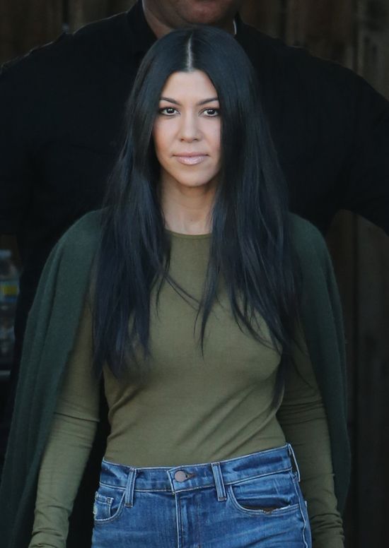 Dekolt Khloe czy nogi Kourtney? (FOTO)