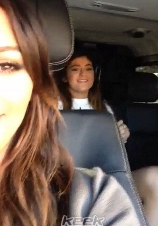 Jak śpiewają siostry Kardashian? (VIDEO) Jak śpiewają siostry Kardashian? (VIDEO)