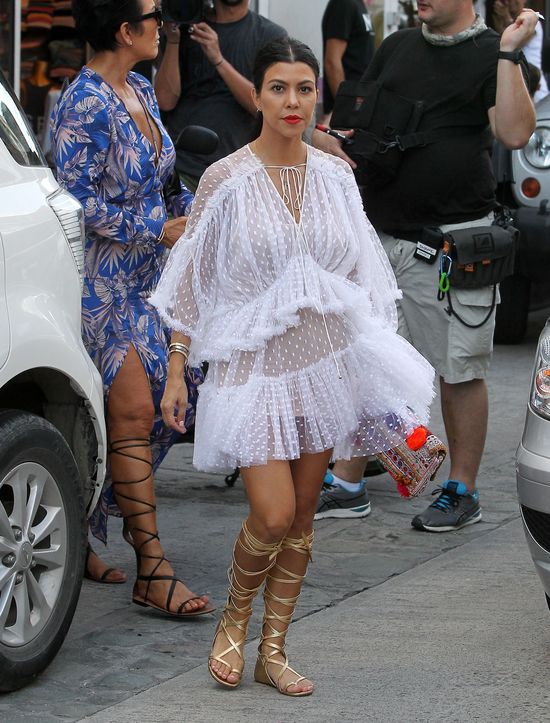 Kardashianki są wytrwałe w lansie (FOTO) Kardashianki są wytrwałe w lansie (FOTO)