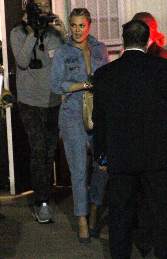 Show musi trwać! Kardashianki pokazują, co mogą (FOTO) Show musi trwać! Kardashianki pokazują, co mogą (FOTO)