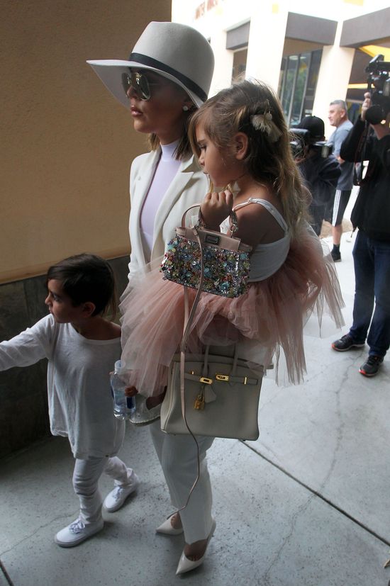 Wielkanocna szopka u Kardashianów (FOTO) Wielkanocna szopka u Kardashianów (FOTO)