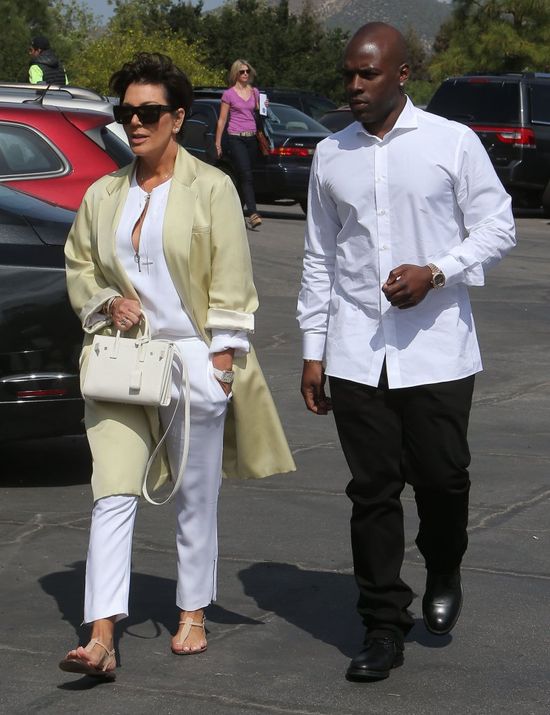 Rodzina Kardashianów zrobiła cyrk pod kościołem (FOTO)